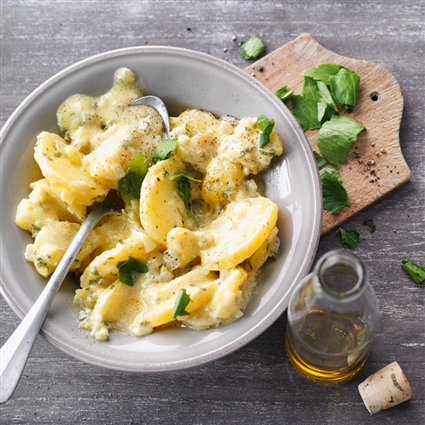 Aromatischer Kartoffelsalat mit Zwiebeln