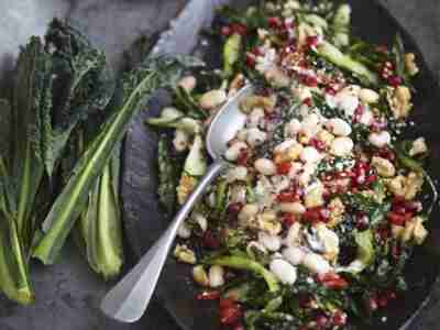 Superfood-Salat mit Sesam-Dressing