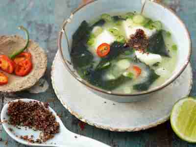 Misosuppe mit Tofu und Kaniwa