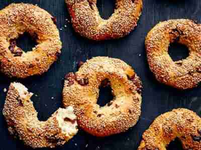 Simit-Kringel mit Schokolade