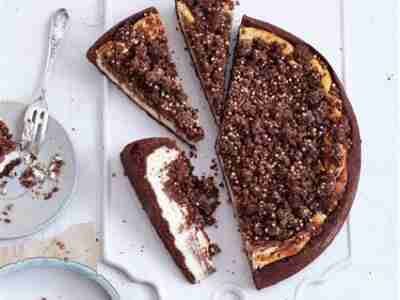 Maulwurfkäsekuchen mit Quinoa-Streuseln