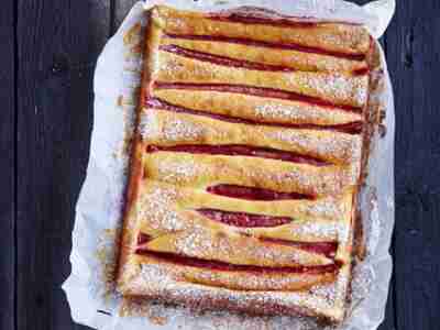 Polenta-Kuchen mit Rhabarber