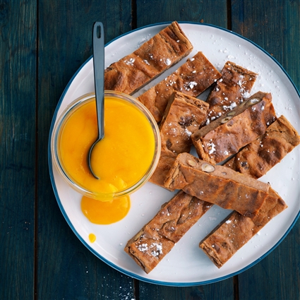 Schokoschnitten mit Mangosauce