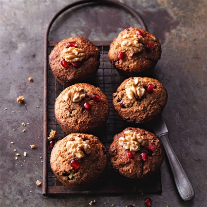 Apfelmuffins mit Walnüssen und Granatapfel