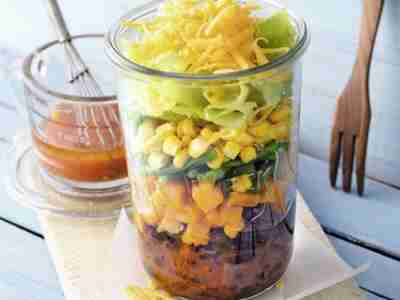 Scharfer Süßkartoffelsalat mit Bohnen