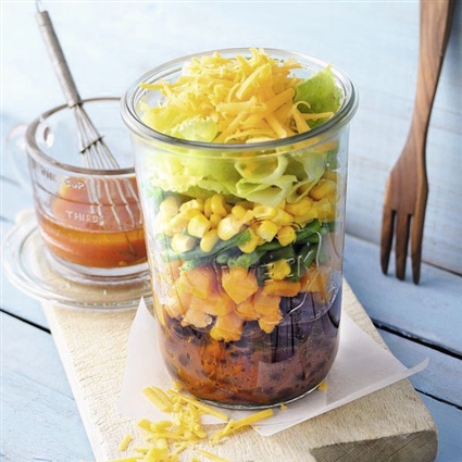 Scharfer Süßkartoffelsalat mit Bohnen