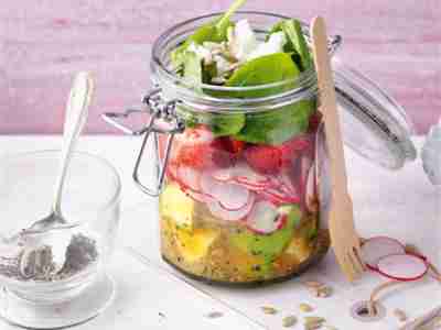 Quinoa-Spinat-Salat mit Ziegenkäse