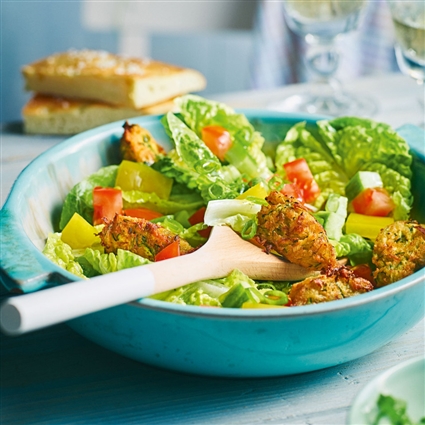 Sommersalat mit Zucchini-Nuggets