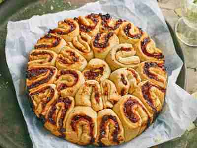 Knuspriges Zupfbrot mit Bacon-Konfitüre