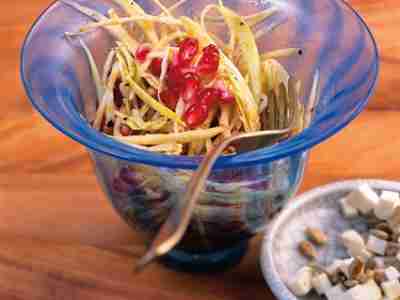 Weißkohlsalat mit Granatapfelkernen