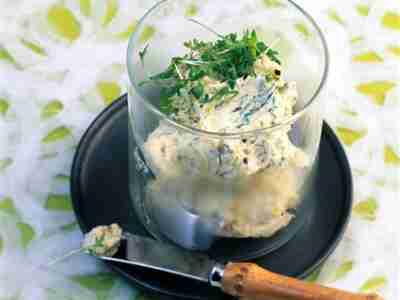 Frühlingskräuterbutter