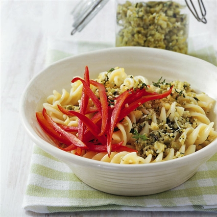 Olivenpesto mit Paprikajulienne