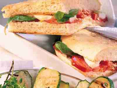 Focaccia mit Tomaten
