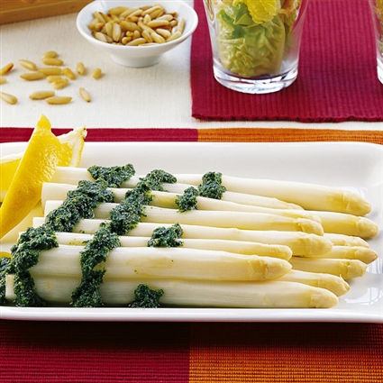 Spargel mit Bärlauchpesto