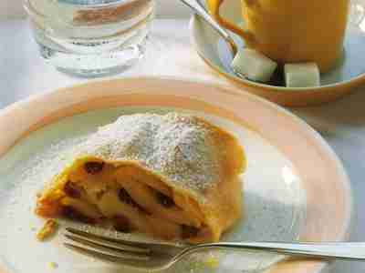 Saftiger wiener Apfelstrudel