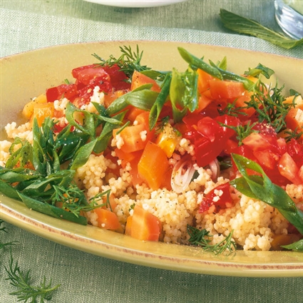 Couscous-Salat mit Möhren und Tomaten