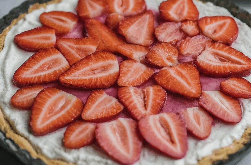 Erdbeerkuchen mit Quark und Sahne