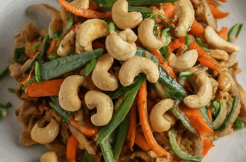 Pad Med Mamuang – Gai Pad Med Mamuang (Hähnchen mit Cashewkernen)