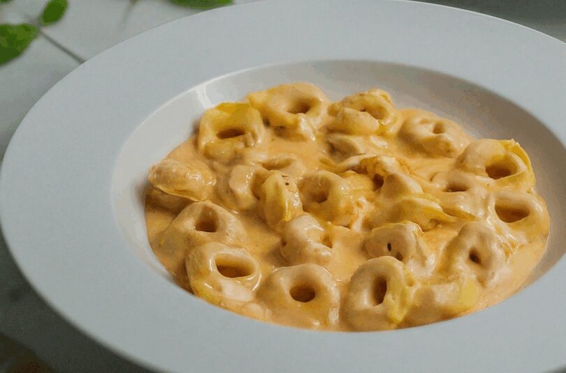 Schnelle Sauce zu Tortellini – Schnelle Käse Sahne Sauce