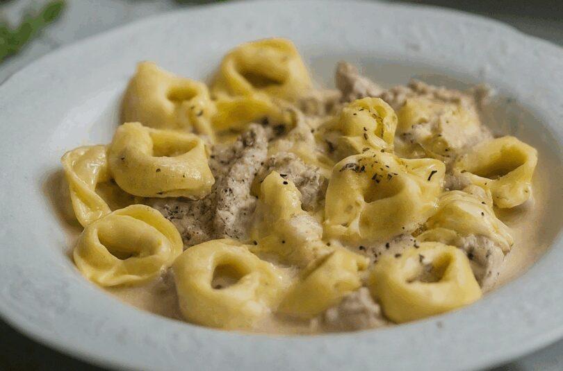 Tortellini Käse Sahne Soße – Tortellini in Schinken Käse Sahne Sauce