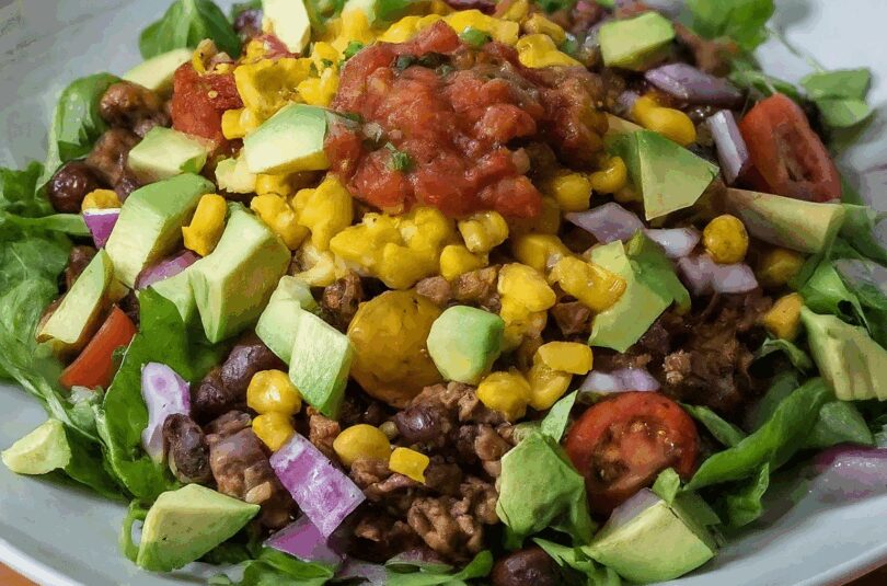 Vegetarischer Taco Salat – Fiesta im Mund