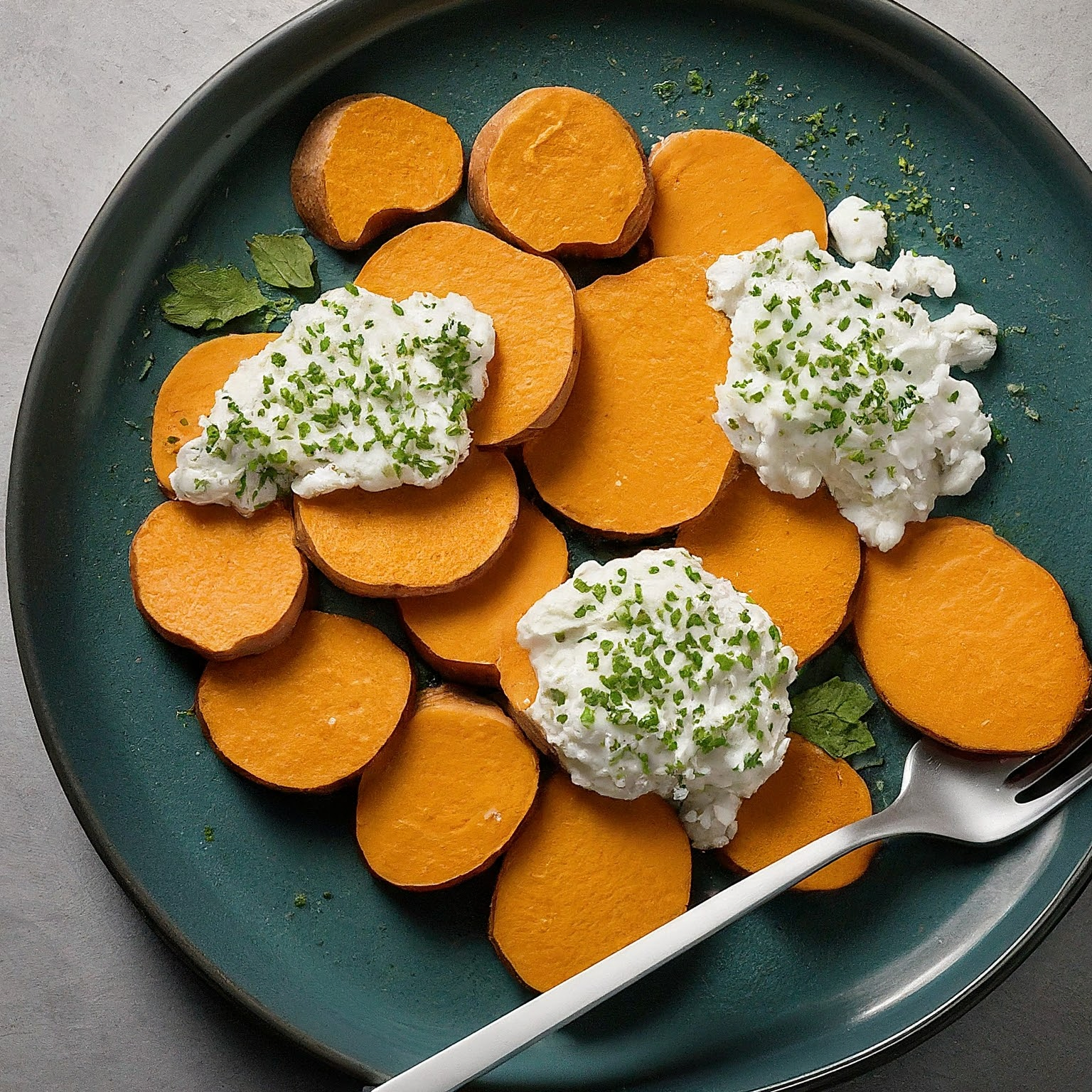 Ofen-Suesskartoffeln-mit-Ziegenkaese-Quark Ofen Süßkartoffeln mit Ziegenkäse-Quark