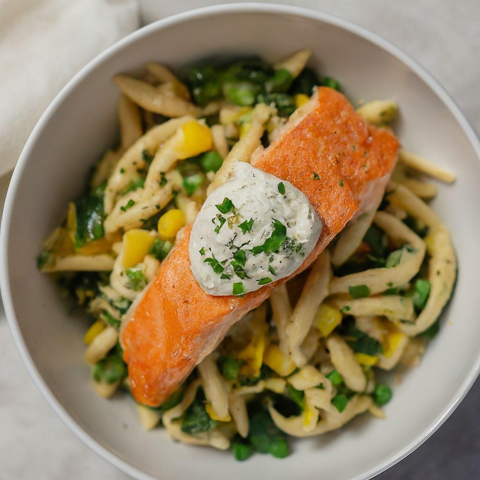Reisnudel-Bowl-mit-Lachs Reisnudel Bowl mit Lachs