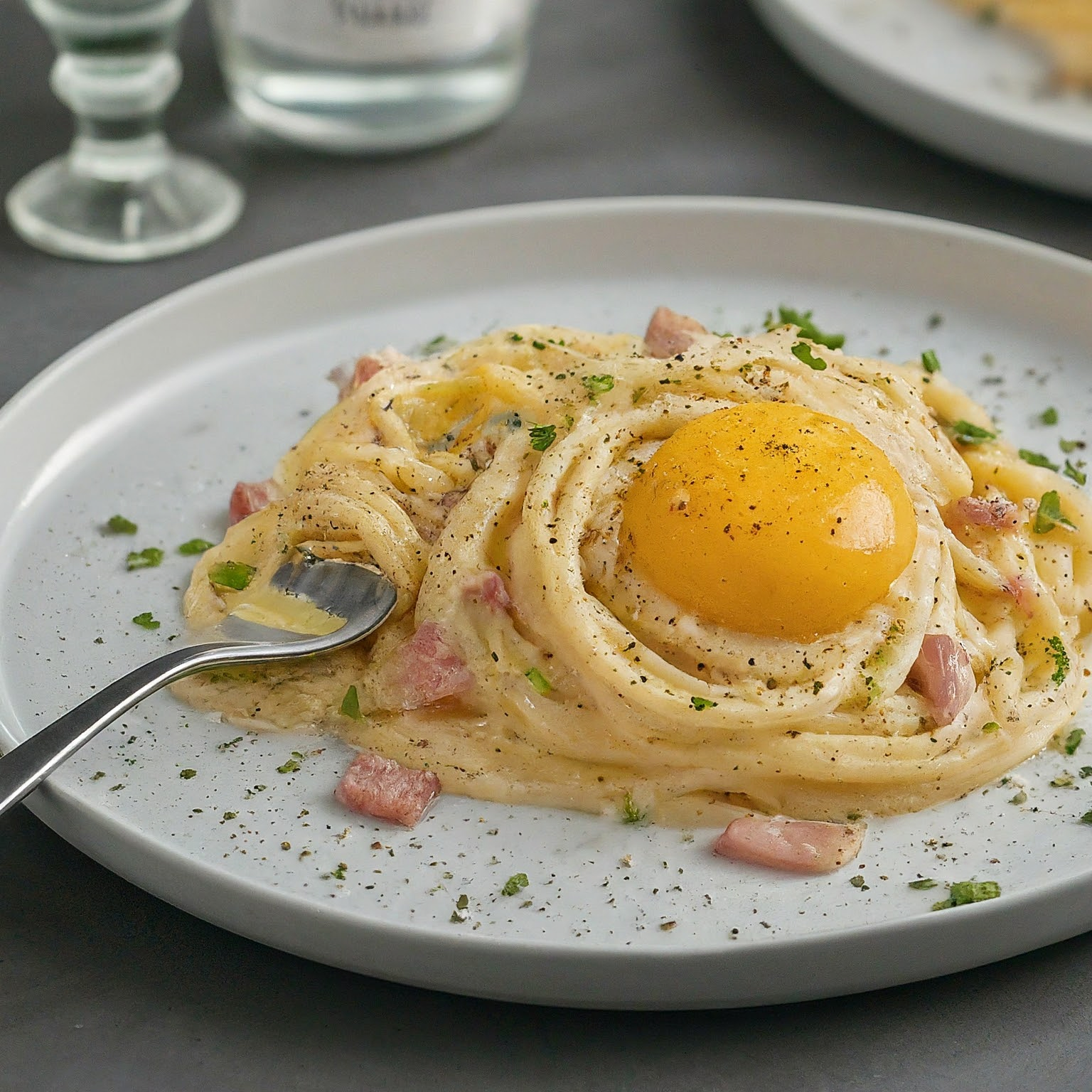 Spaghetti-Carbonara-mit-ganzem-Ei Spaghetti Carbonara mit ganzem Ei