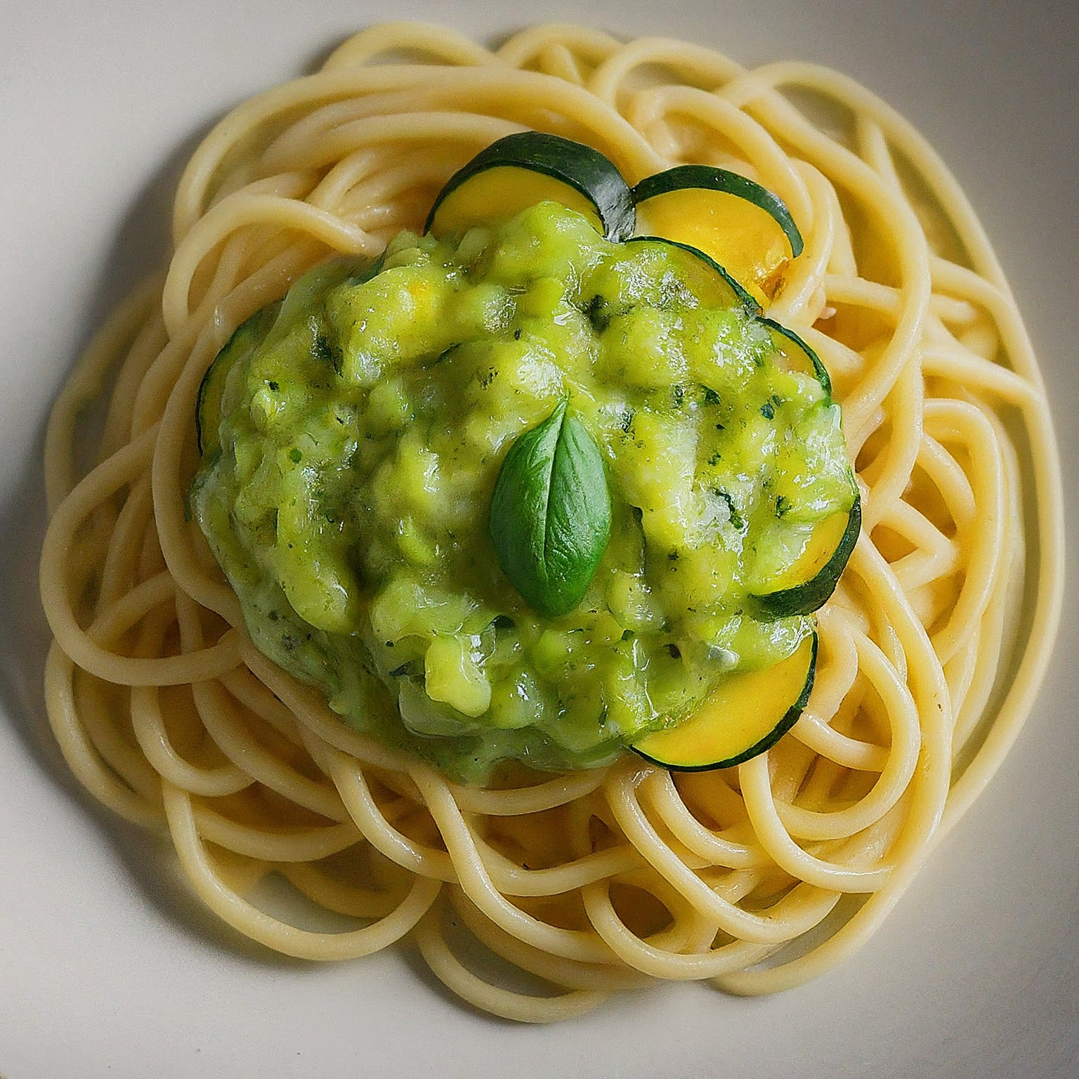 Spaghetti-mit-Zucchinisauce-–-Nudeln-mit-Zucchinisauce Spaghetti mit Zucchinisauce – Nudeln mit Zucchinisauce