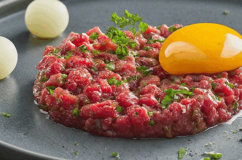 Steak-Tatar-–-Ein-Klassiker-der-deutschen-Kueche Steak Tatar – Ein Klassiker der deutschen Küche
