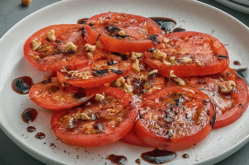 Tomatensalat mit Balsamico und Honig