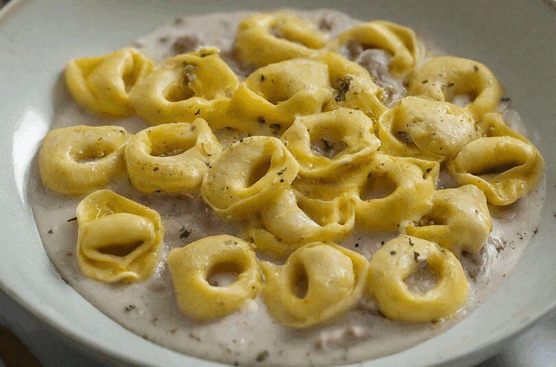 Tortellini Schinken Sahne Soße – Tortellini In Schinken Käse Sahne Sosse